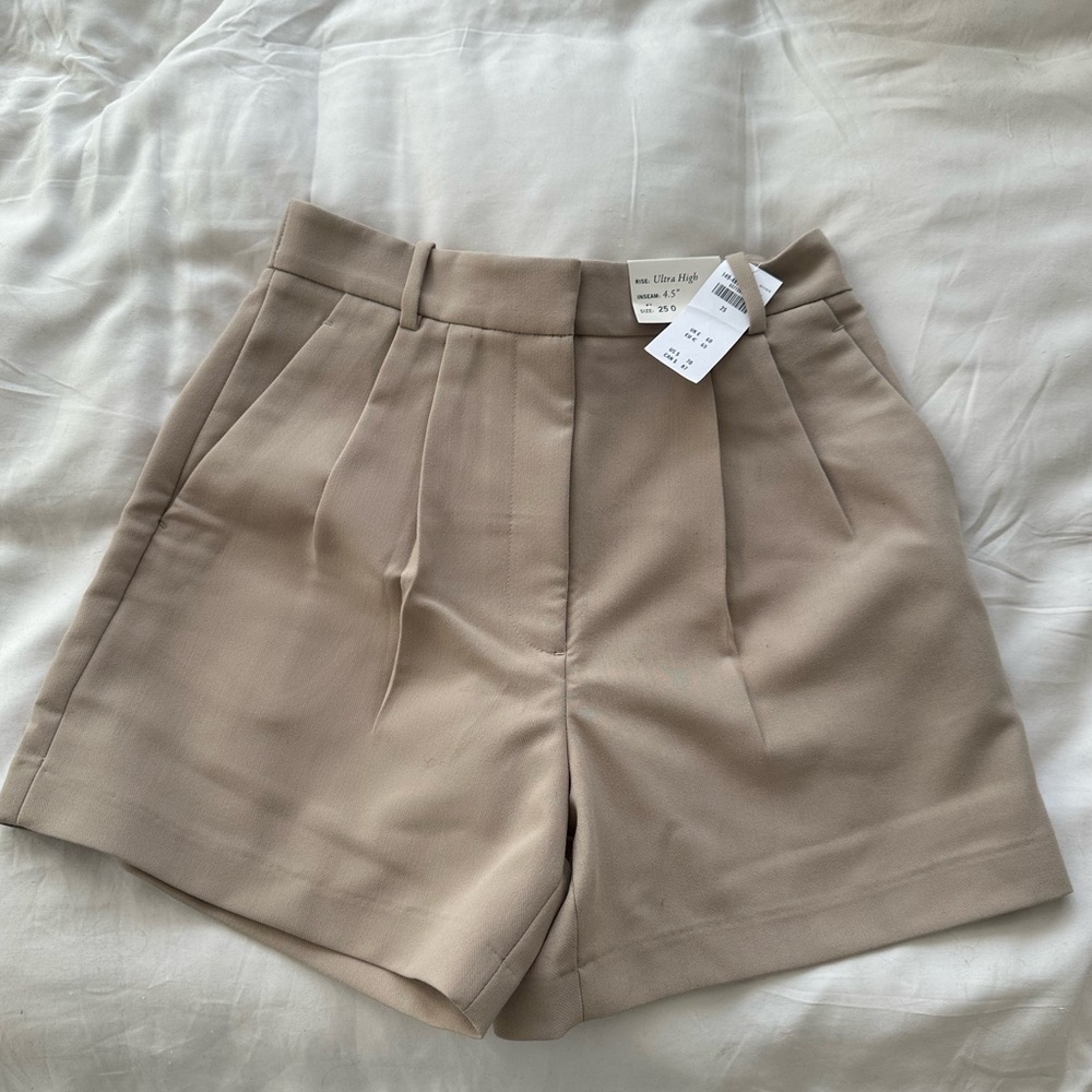 Abercrombie | Khaki high rise shorts